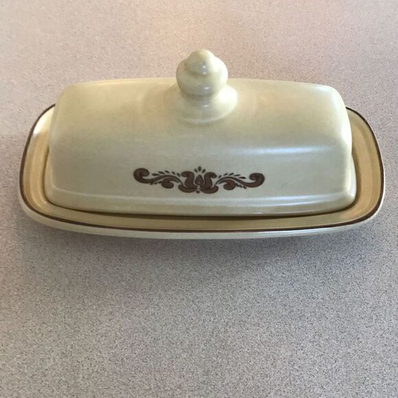 Vintage Pfaltzgraff Covered Butter Dish- Retired Pattern - Picture 1 of 6